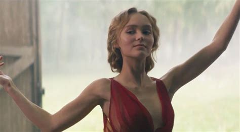 lily-rose depp wolf nude